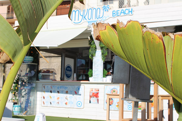 Mykonos Beach, noleggio moto d'acqua, lettini da spiaggia e giochi acquatici a Giardini Naxos